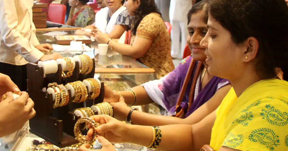 Gold3, , Gold Price Today: ধনতেরাসের আগেই কমল সোনার দাম, জানুন কলকাতায় ১০ গ্রাম সোনার দাম