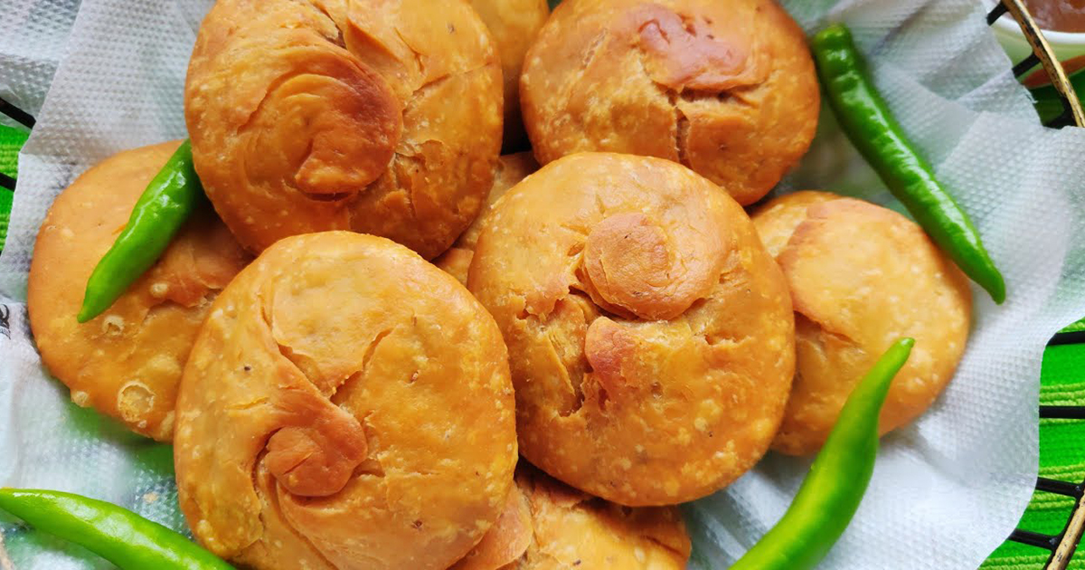 Tasty Kacuri, , ময়দা ও পেঁয়াজ দিয়ে বানিয়ে ফেলুন দুর্দান্ত স্বাদের পেঁয়াজ এর কচুরি, স্বাদ মুখে লেগে থাকবে